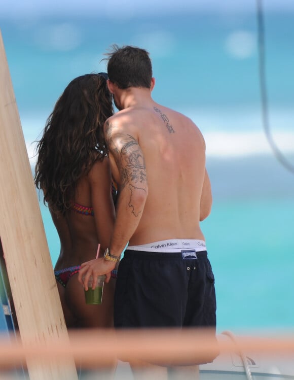 Izabel Goulart et Kevin Trapp en vacances à Saint-Barthélemy le 25 décembre 2016.