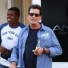 Exclusif - Charlie Sheen quitte un centre de dermatologie à Beverly Hills le 17 novembre 2016.