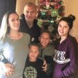 Jeremy Meeks avec sa femme et ses enfants pour Noël, sur une photo publiée sur Instagram le 26 décembre 2016