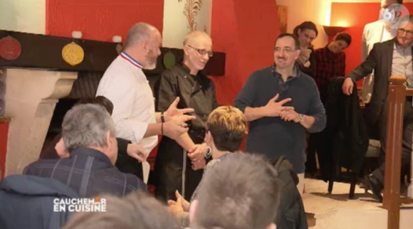 Jean-Michel Rétif, gérant du restaurant "Au coin du feu" à Vandoeuvre-lès-Nancy (Meurthe-et-Moselle) a mis fin à ses jours. Il avait participé à l'émission "Cauchemar en cuisine" diffusée le 21 septembre dernier sur M6.
 