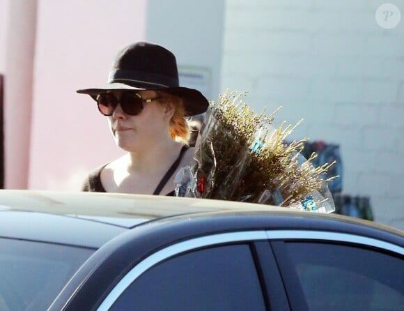 Exclusif - Adèle fait ses courses chez Whole Foods dans le quartier de Beverly Hills à Los Angeles, Californie, Etats-Unis, le 27 décembre 2016. Elle porte une bague à la main gauche...