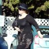 Exclusif - La chanteuse Adèle fait ses courses chez Whole Foods dans le quartier de Beverly Hills à Los Angeles, Californie, Etats-Unis, le 27 décembre 2016. Elle porte une bague à la main gauche...