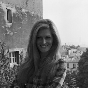Archives - En France, à Paris, la chanteuse Dalida chez elle le 27 septembre 1972.