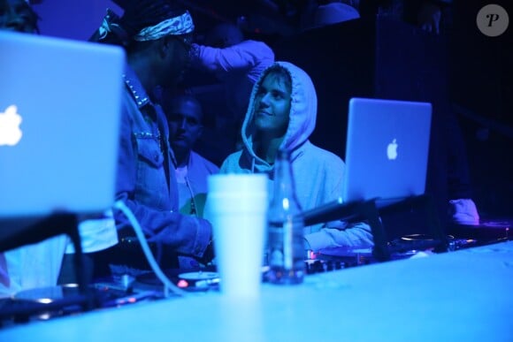 Justin Bieber avec 2 Chainz, Lil Wayne, Meek Mill et Tery Songz, au club LIV pour le réveillon du 31 à Fontainebleau, Miami, le 1er janvier 2017