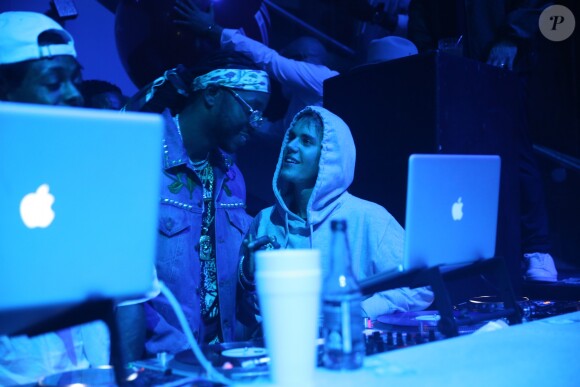 Justin Bieber avec 2 Chainz, Lil Wayne, Meek Mill et Tery Songz, au club LIV pour le réveillon du 31 à Fontainebleau, Miami, le 1er janvier 2017
