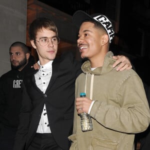 Justin Bieber et son danseur CJ Salvador arrivent au club Tape à Londres, le 28 novembre 2016