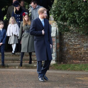 Le prince Harry à Sandringham le 25 décembre 2016 à la sortie de la messe de Noël.