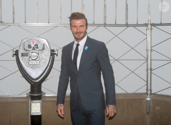 David Beckham, ambassadeur de l'UNICEF, illumine l'empire State Building pour les 70 ans de l'UNICEF à New York le 12 décembre 2016. © Bryan Smith via ZUMA Wire / Bestimage