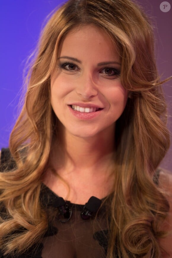 Rachel Mouyal sur le plateau du tournage de l'émission "Les 24h de la TV réalité", les 20 et 21 décembre 2016.