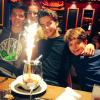 Benjamin Castaldi a fêté les 16 ans de son fils Simon, avec ses deux autres fils, Julien et Enzo. Photo postée sur Twitter le 20 avril 2016.