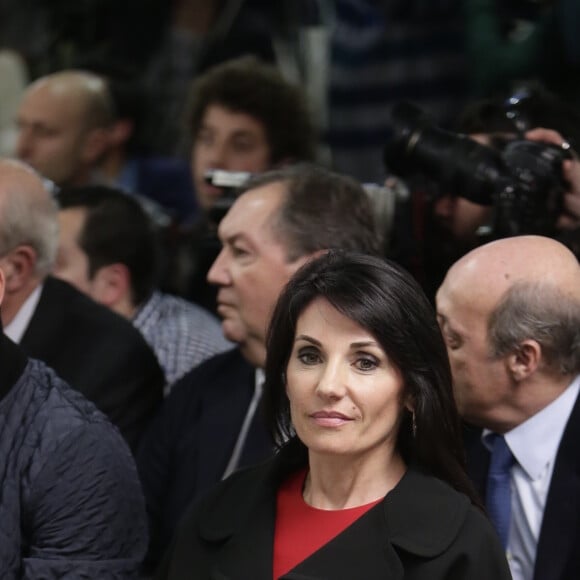 Zinedine Zidane devient l'entraineur du Real de Madrid et remplace ainsi Rafael Benítez lors d'une cérémonie au Stade Santiago Bernabéu à Madrid le 4 janvier 2016. Le président du Real de Madrid a annoncé la nomination à Zinedine Zidane en présence de sa femme Veronique et de ses quatre enfants Enzo, Luca, Elyaz et Théo.  Véronique Lentisco during presentation new coach Real Madrid Zinedine Zidane Monday, Jan. 4, 2016, in Madrid04/01/2016 - Madrid