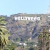 L'iconique panneau Hollywood est devenu "Hollyweed", Hollywood, Los Angeles, le 1er janvier 2017. En 1976, c'était l'oeuvre d'étudiant en art, Danny Finegood.