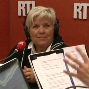 Mimie Mathy invitée de Marc-Olivier Fogiel sur RTL, le 10 janvier 2017