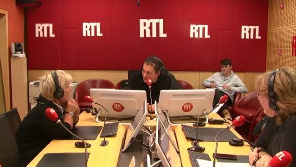 Mimie Mathy invitée de l'animateur Marc-Olivier Fogiel sur RTL, le 10 janvier 2017