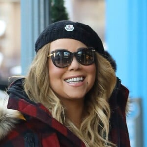 Exclusif - Mariah Carey fait ses derniers achats de Noël dans les boutiques Ermenegildo Zegna et Dolce & Gabbana à Aspen dans le Colorado le 24 décembre 2016.