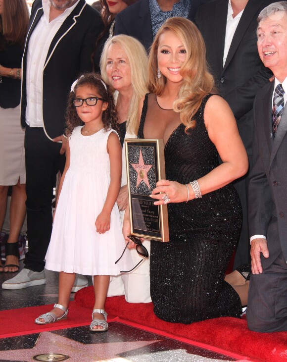 Mariah Carey et sa fille Monroe Cannon sur le Walk of Fame à Hollywood, le 5 août 2015.