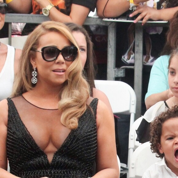 Mariah Carey et ses enfants Moroccan Cannon et Monroe Cannon sur le Walk of Fame à Hollywood, le 5 août 2015.