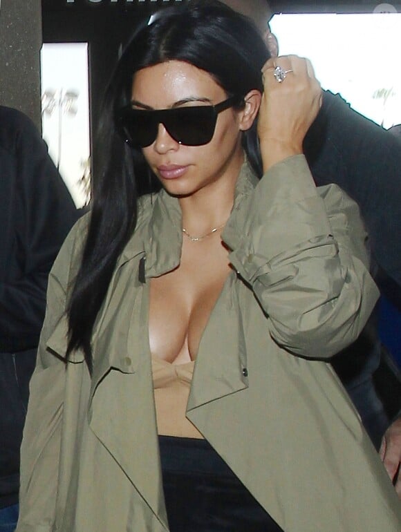 Kim Kardashian à l'aéroport de Los Angeles le 22 juin 2015.