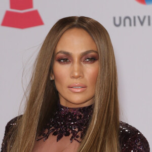 Jennifer Lopez lors du photocall des arrivées de la 17ème soirée des "Latin Grammy Awards" au T-Mobile Arena à Las Vegas, le 17 novembre 2016.