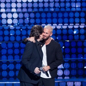 Serge Lama et M. Pokora (Matt Pokora) - Enregistrement de l'émission "Cette Soirée Là" au Zénith de Paris le 8 et 9 janvier 2017. TF1 proposera samedi 14 janvier prochain un rendez-vous hommage à Claude François.