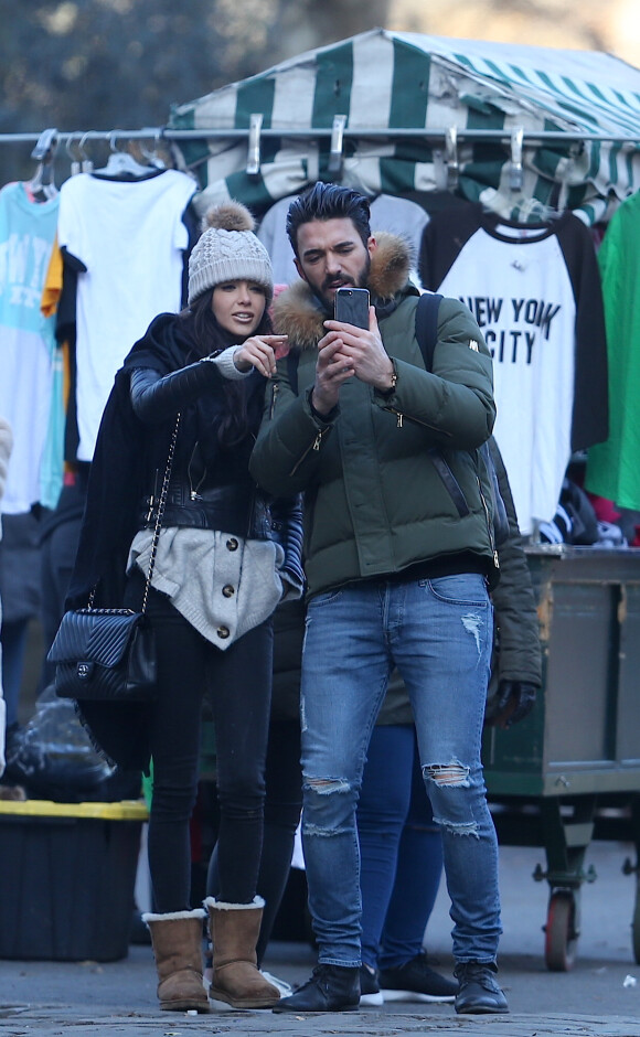 Nabilla Benattia et son compagnon Thomas Vergara lors de leur dernière journée à New York, le 19 décembre 2016.