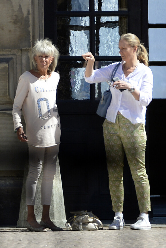 La princesse Birgitta de Suède et sa fille Désirée von Bohlen und Halbach lors des préparatifs du mariage du prince Carl Philip de Suède et de Sofia Hellqvist au palais royal à Stockholm le 12 juin 2015