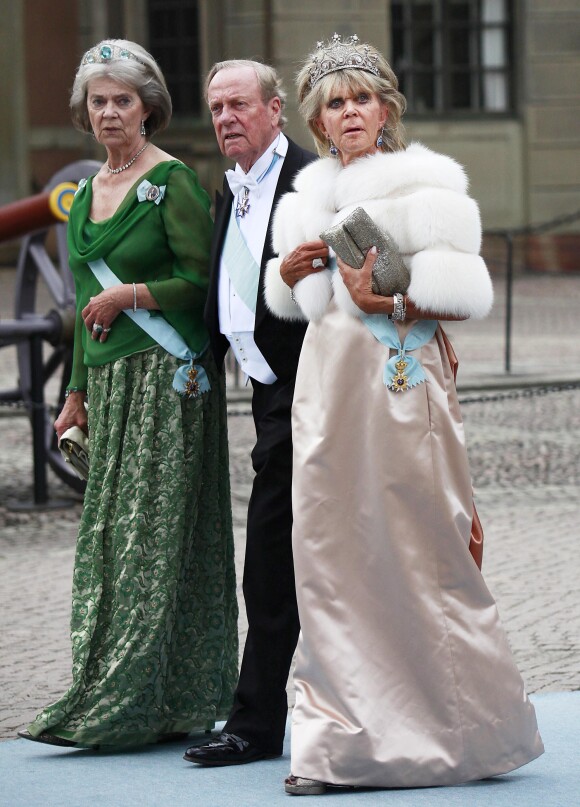 Le prince Johann Georg de Hohenzollern et la princesse Birgitta de Suède avec la princesse Margaretha au mariage de la princesse Victoria de Suède le 19 juin 2010 à Stockholm.