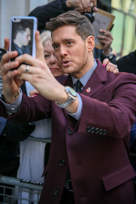 Michael Buble à la sortie des studios BBC Radio Two à Londres, Royaume Uni, le 28 octobre 2016.