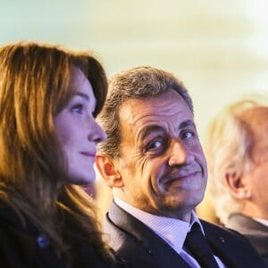 Carla Bruni-Sarkozy et son mari Nicolas Sarkozy au meeting de Nicolas Sarkozy à Saint-Maur-des-Fossés le 14 novembre 2016.