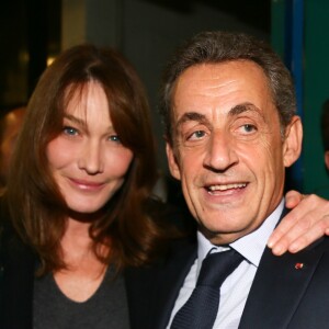 Carla Bruni-Sarkozy et son mari Nicolas Sarkozy à Saint-Maur-des-Fossés le 14 novembre 2016.