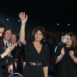 La princesse Stéphanie de Monaco entre ses filles Pauline Ducruet et Camille Gottlieb - La famille princière de Monaco lors du 41e Festival International du Cirque de Monte-Carlo, le 20 janvier 2017. © Pool/Frédéric Nebinger Monaco/Bestimage