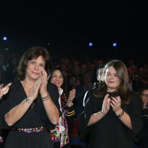 La princesse Stéphanie de Monaco entre ses filles Pauline Ducruet et Camille Gottlieb - La famille princière de Monaco lors du 41e Festival International du Cirque de Monte-Carlo, le 20 janvier 2017. © Pool/Frédéric Nebinger Monaco/Bestimage