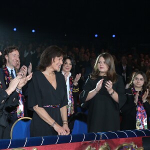 La princesse Stéphanie de Monaco entre ses filles Pauline Ducruet et Camille Gottlieb - La famille princière de Monaco lors du 41e Festival International du Cirque de Monte-Carlo, le 20 janvier 2017. © Pool/Frédéric Nebinger Monaco/Bestimage