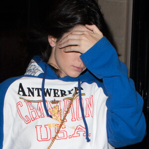 Kendall Jenner sort de l'hôtel George V pour rendre visite à ASAP Rocky à l'hôtel Peninsula à Paris, France, le 22 janvier 2017.