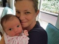 Amy Smart maman : Révélation inattendue un mois après la naissance de son bébé