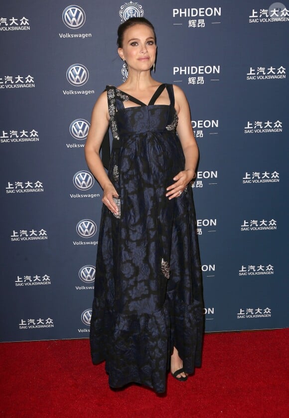 Natalie Portman enceinte à la 21e soirée annuelle Huading Global Film Awards à Hollywood, le 15 décembre 2016 © AdMedia via Zuma/Bestimage