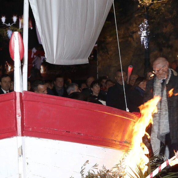 Le prince Albert II de Monaco et la princesse Charlene ont participé à la célébration de Sainte Dévote à Monaco le 26 janvier 2017 en embrasant la barque symbolisant l'arrivée de la martyre sur le Rocher. © Jean-Charles Vinaj/Pool restreint Monaco/Bestimage