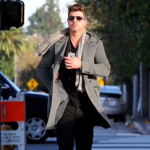 Robin Thicke, sort d'un rendez-vous avec son ex-femme Paula Patton, à Los Angeles, le 17 janvier 2017