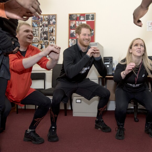 Le prince Harry a visité le 26 janvier 2017 un foyer Depaul à Willesden (nord-ouest de Londres), que sa mère Lady Di avait inauguré en 1995, pour rencontrer de jeunes SDF épaulés par l'association The Running Charity et faire, après un bon échauffement, quelques foulées avec eux.