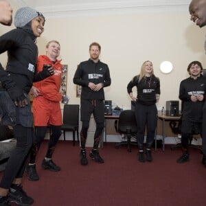 Le prince Harry a visité le 26 janvier 2017 un foyer Depaul à Willesden (nord-ouest de Londres), que sa mère Lady Di avait inauguré en 1995, pour rencontrer de jeunes SDF épaulés par l'association The Running Charity et faire, après un bon échauffement, quelques foulées avec eux.