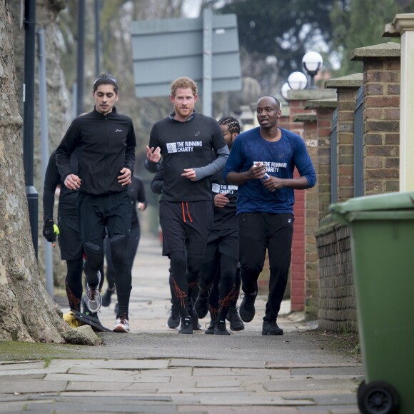 Le prince Harry a visité le 26 janvier 2017 un foyer Depaul à Willesden (nord-ouest de Londres), que sa mère Lady Di avait inauguré en 1995, pour rencontrer de jeunes SDF épaulés par l'association The Running Charity et faire, après un bon échauffement, quelques foulées avec eux.