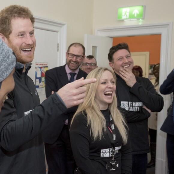 Le prince Harry a visité le 26 janvier 2017 un foyer Depaul à Willesden (nord-ouest de Londres), que sa mère Lady Di avait inauguré en 1995, pour rencontrer de jeunes SDF épaulés par l'association The Running Charity et faire, après un bon échauffement, quelques foulées avec eux.