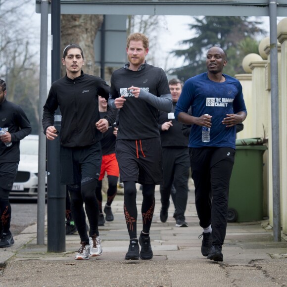 Le prince Harry a visité le 26 janvier 2017 un foyer Depaul à Willesden (nord-ouest de Londres), que sa mère Lady Di avait inauguré en 1995, pour rencontrer de jeunes SDF épaulés par l'association The Running Charity et faire, après un bon échauffement, quelques foulées avec eux.