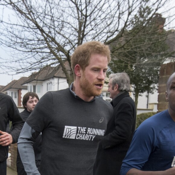 Le prince Harry a visité le 26 janvier 2017 un foyer Depaul à Willesden (nord-ouest de Londres), que sa mère Lady Di avait inauguré en 1995, pour rencontrer de jeunes SDF épaulés par l'association The Running Charity et faire, après un bon échauffement, quelques foulées avec eux.