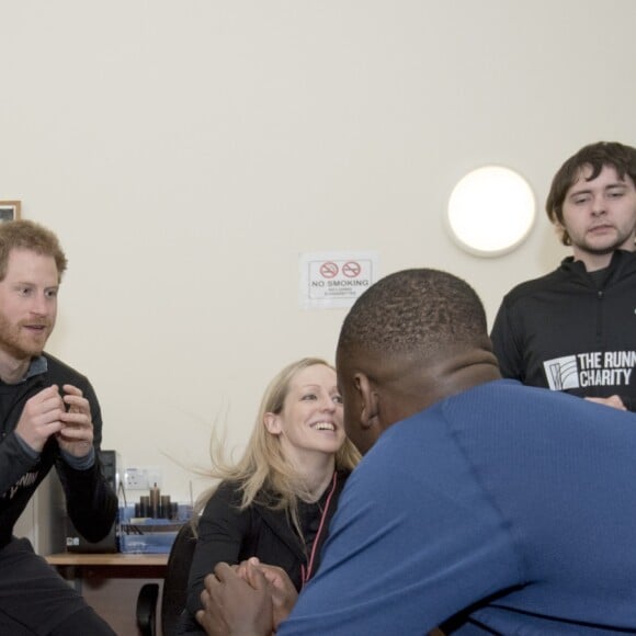 Le prince Harry a visité le 26 janvier 2017 un foyer Depaul à Willesden (nord-ouest de Londres), que sa mère Lady Di avait inauguré en 1995, pour rencontrer de jeunes SDF épaulés par l'association The Running Charity et faire, après un bon échauffement, quelques foulées avec eux.