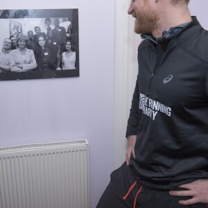 Le prince Harry a visité le 26 janvier 2017 un foyer Depaul à Willesden (nord-ouest de Londres), que sa mère Lady Di avait inauguré en 1995, pour rencontrer de jeunes SDF épaulés par l'association The Running Charity et faire, après un bon échauffement, quelques foulées avec eux.