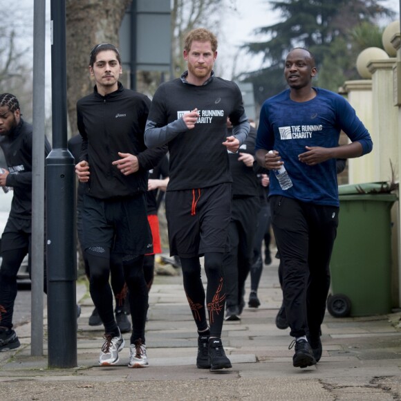 Le prince Harry a visité le 26 janvier 2017 un foyer Depaul à Willesden (nord-ouest de Londres), que sa mère Lady Di avait inauguré en 1995, pour rencontrer de jeunes SDF épaulés par l'association The Running Charity et faire, après un bon échauffement, quelques foulées avec eux.