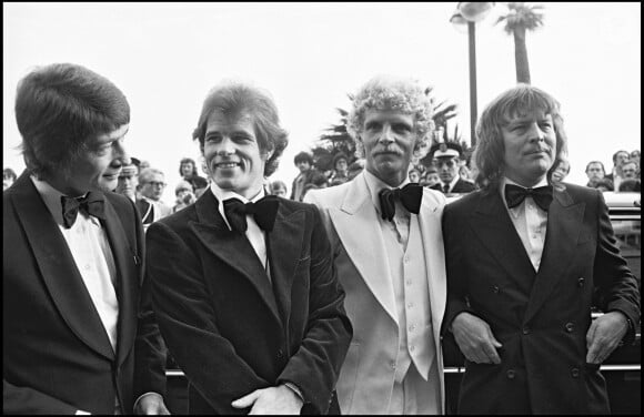 John Hurt, Billy Hayes, Brad Davis et le réalisateur Alan Parker lors de la présentation de Midnight Express au Festival de Cannes en 1978. John Hurt, célèbre pour ses rôles dans Midnight Express, Elephant Man et Harry Potter, est mort à 77 ans le 25 janvier 2017.