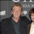  John Hurt et Elijah Wood en 2008 à Madrid. L'acteur célèbre pour ses rôles dans Midnight Express, Elephant Man et Harry Potter est mort à 77 ans le 25 janvier 2017. 