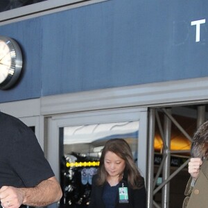 George et Amal Clooney à l'aéroport de Los Angeles, le 27 janvier 2017.